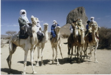 Kampf der Tuareg in der Wüste in Marroko Kampf der Tuareg in der Wüste in Marroko